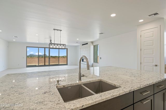 2074 W Spotted Toad Court, Tucson, AZ 85704