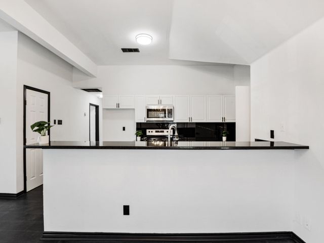 2361 Peak Street, Fort Worth, TX 76106