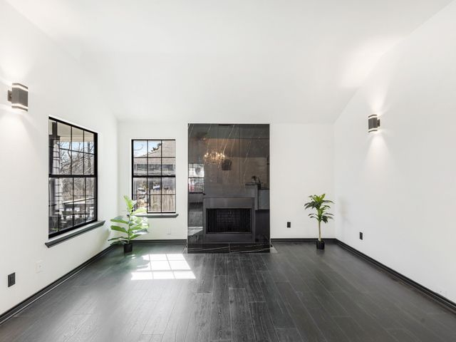 2361 Peak Street, Fort Worth, TX 76106