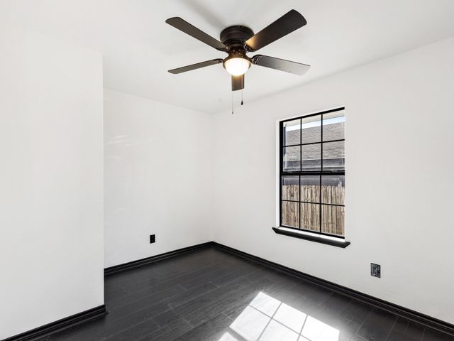 2361 Peak Street, Fort Worth, TX 76106