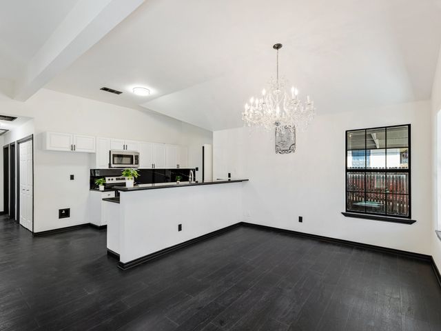 2361 Peak Street, Fort Worth, TX 76106