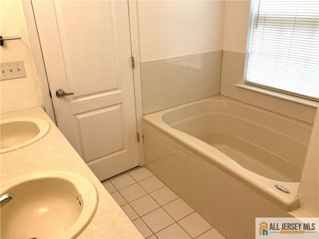 212 Hawthorne Road, North Brunswick, NJ 08902