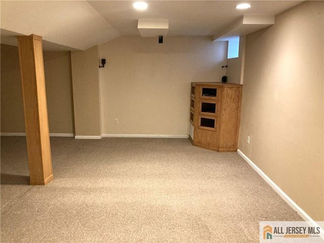 212 Hawthorne Road, North Brunswick, NJ 08902