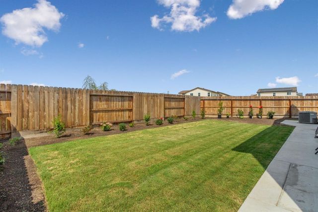 6808 W Parr Avenue, Fresno, CA 93722