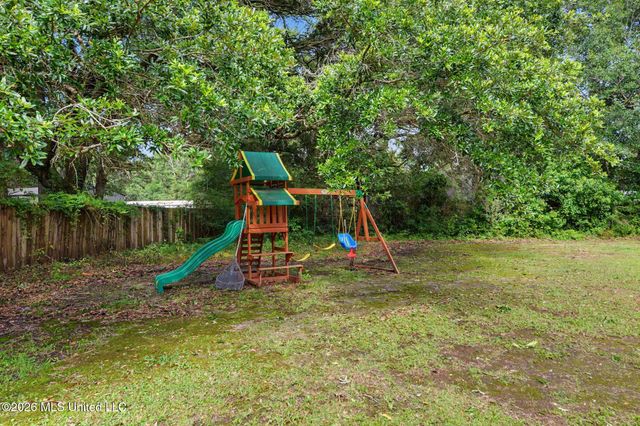 22107 Spence Street, Pass Christian, MS 39571