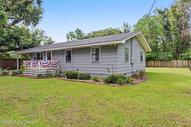 22107 Spence Street, Pass Christian, MS 39571