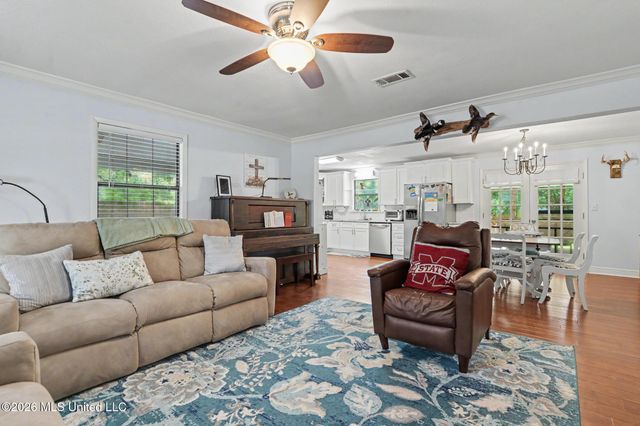 22107 Spence Street, Pass Christian, MS 39571