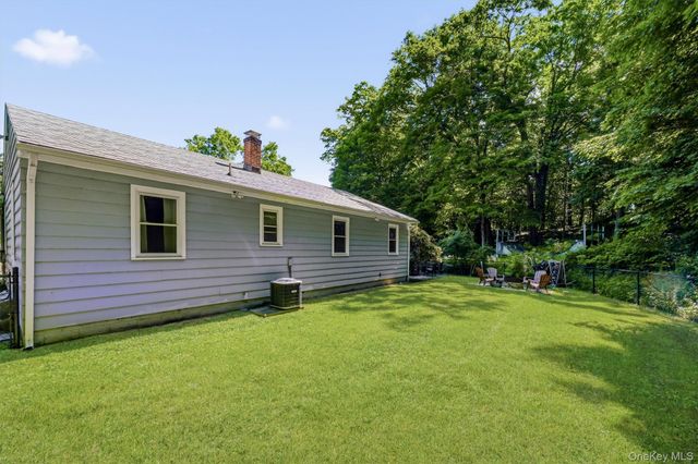 15 Peters Road, Hopewell Junction, NY 12533