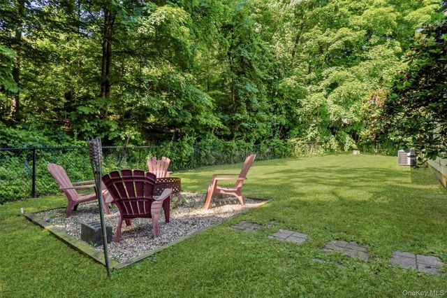 15 Peters Road, Hopewell Junction, NY 12533