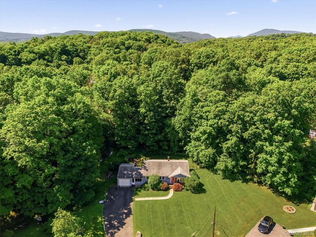 15 Peters Road, Hopewell Junction, NY 12533