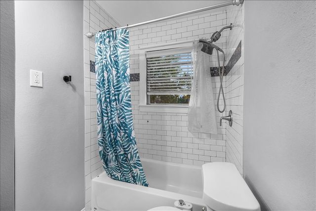 301 Isbell Road, Fort Worth, TX 76114