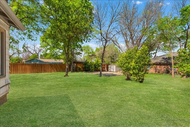 301 Isbell Road, Fort Worth, TX 76114