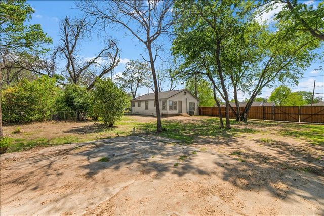 301 Isbell Road, Fort Worth, TX 76114