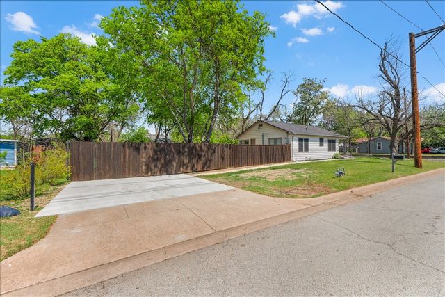 301 Isbell Road, Fort Worth, TX 76114