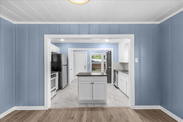 301 Isbell Road, Fort Worth, TX 76114