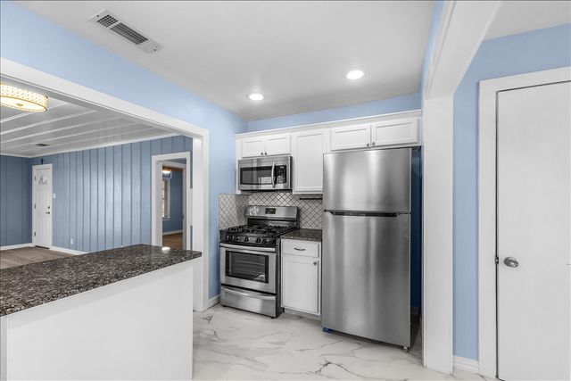 301 Isbell Road, Fort Worth, TX 76114