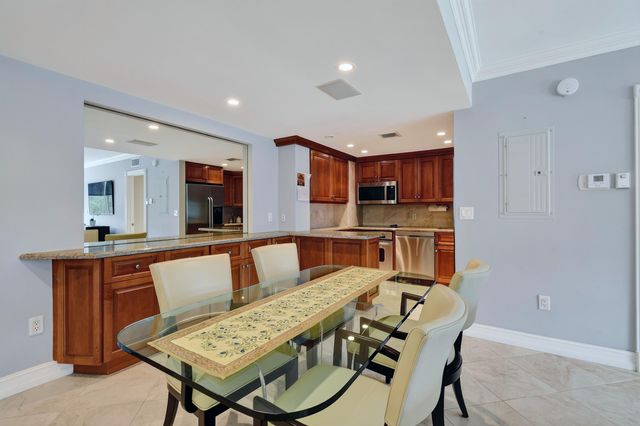 2774 S Ocean Boulevard 506, Palm Beach, FL 33480