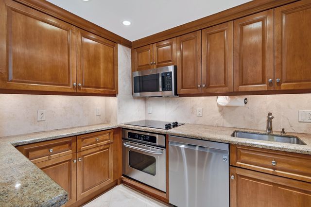 2774 S Ocean Boulevard 506, Palm Beach, FL 33480