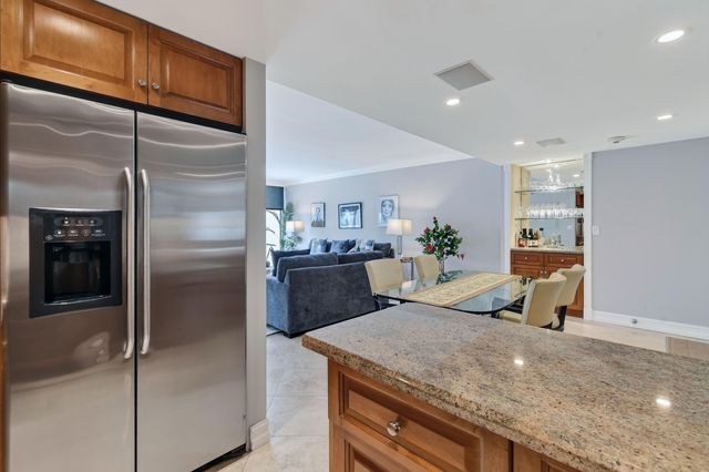 2774 S Ocean Boulevard 506, Palm Beach, FL 33480