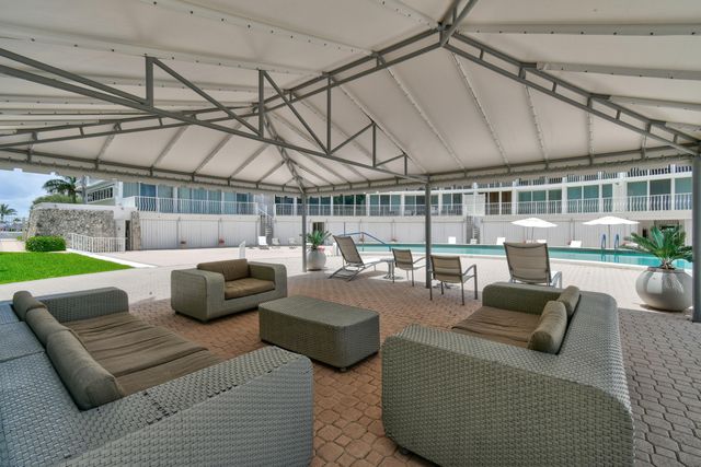 2774 S Ocean Boulevard 506, Palm Beach, FL 33480
