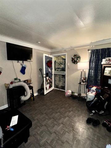 20456 Meyers Road, Detroit, MI 48235