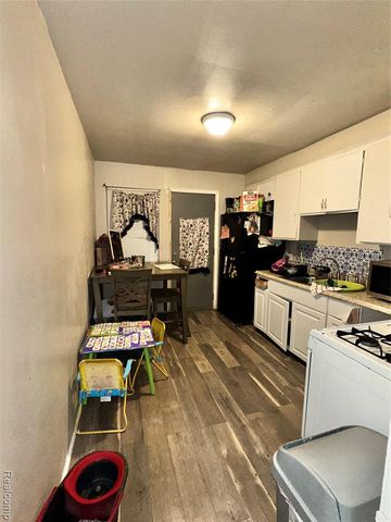 20456 Meyers Road, Detroit, MI 48235