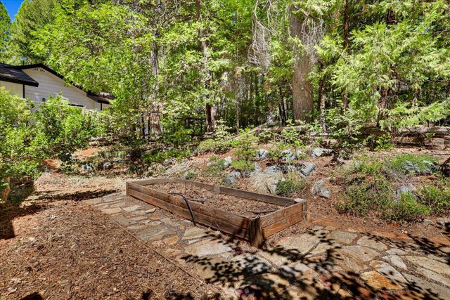 13382 Red Dog Rd, Nevada City, CA 95959