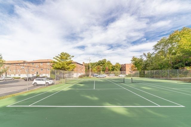 39 Westgate Rd 4, Boston, MA 02467