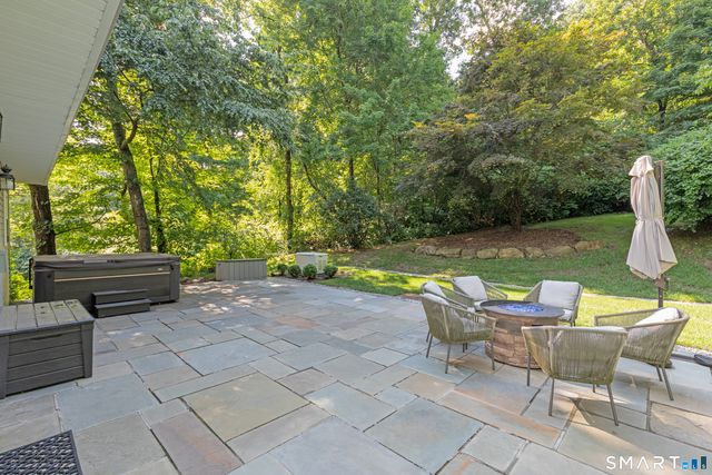 251 Lake Shore Drive, Middlebury, CT 06762