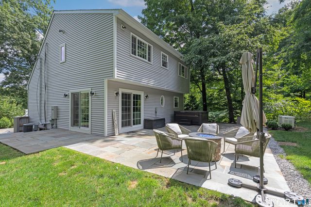 251 Lake Shore Drive, Middlebury, CT 06762