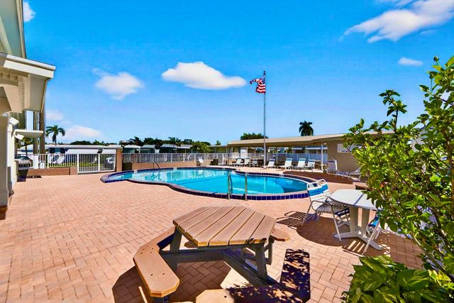 1554 S 33rd Road, Hollywood, FL 33021