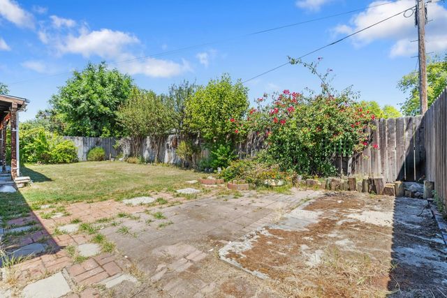 1614 Wayne Dr, Modesto, CA 95350