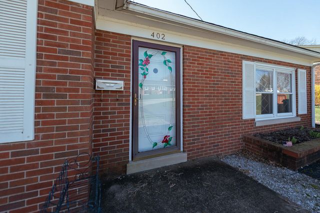 402 Hiawatha Trail, Georgetown, KY 40324