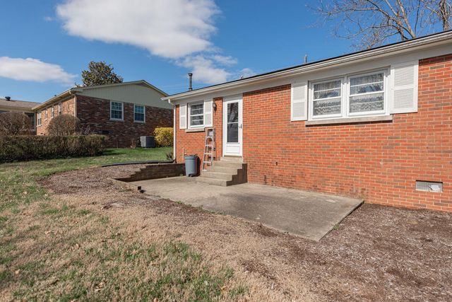 402 Hiawatha Trail, Georgetown, KY 40324