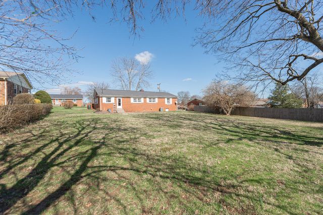402 Hiawatha Trail, Georgetown, KY 40324