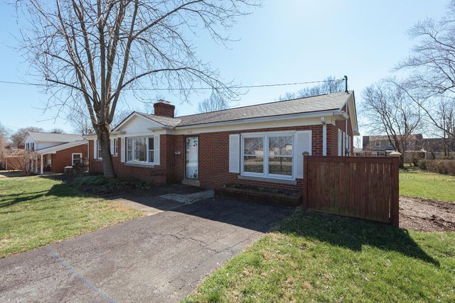 402 Hiawatha Trail, Georgetown, KY 40324