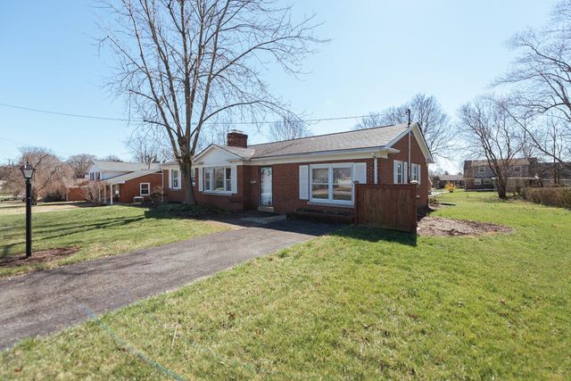 402 Hiawatha Trail, Georgetown, KY 40324