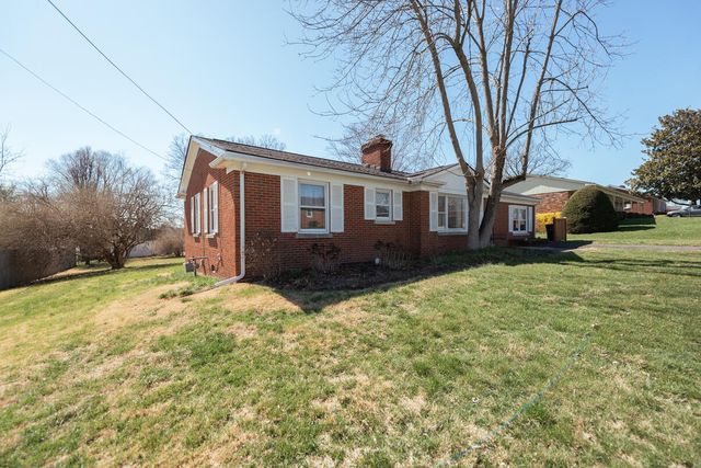 402 Hiawatha Trail, Georgetown, KY 40324