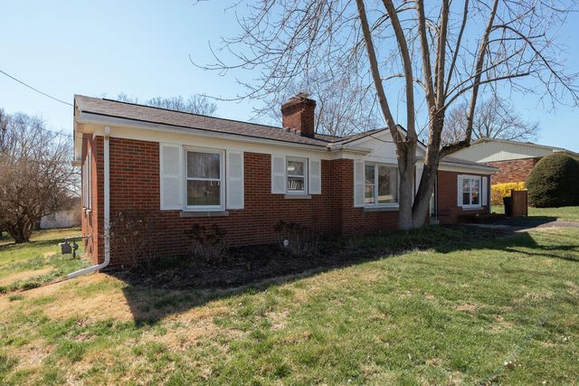 402 Hiawatha Trail, Georgetown, KY 40324