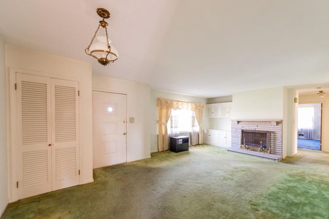 402 Hiawatha Trail, Georgetown, KY 40324