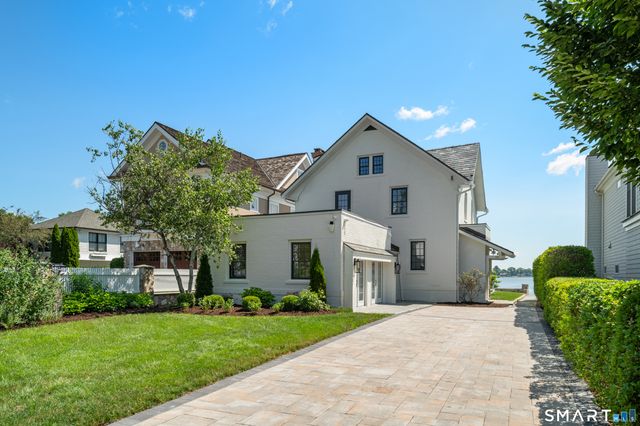 22 Ocean Drive North, Stamford, CT 06902