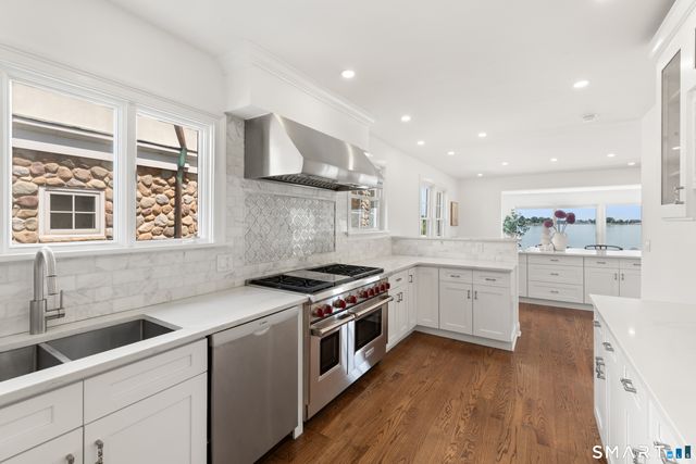 22 Ocean Drive North, Stamford, CT 06902