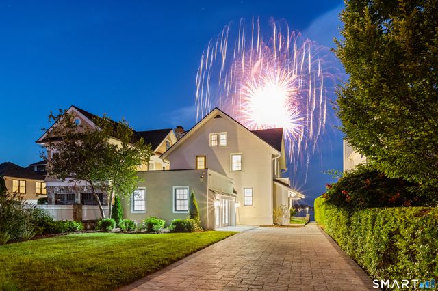 22 Ocean Drive North, Stamford, CT 06902
