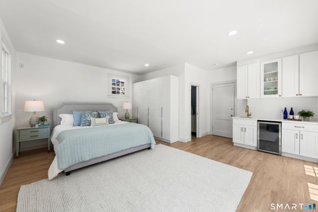 22 Ocean Drive North, Stamford, CT 06902