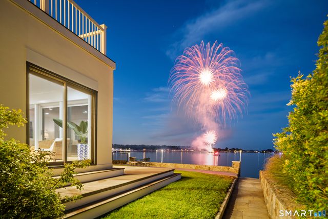 22 Ocean Drive North, Stamford, CT 06902