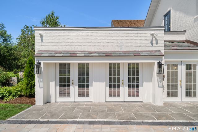 22 Ocean Drive North, Stamford, CT 06902
