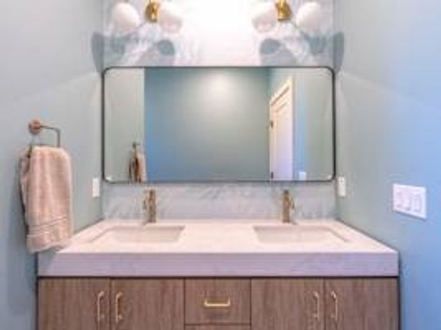 557 Bristol Ferry Road B, Portsmouth, RI 02871