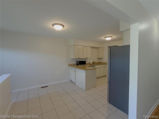 11575 Lynhurst Drive, Washington, MI 48094