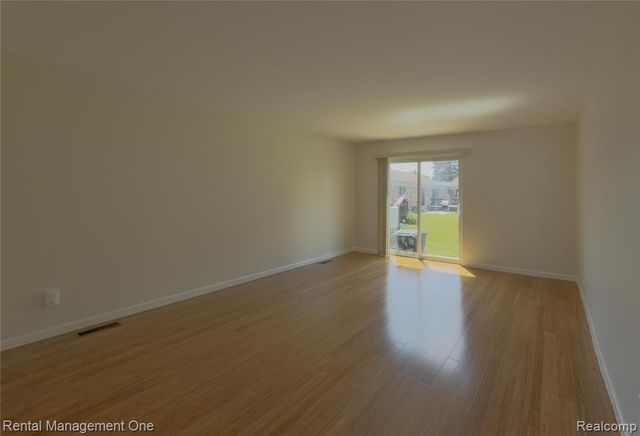 11575 Lynhurst Drive, Washington, MI 48094