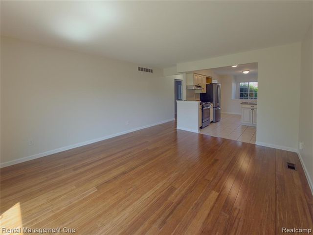 11575 Lynhurst Drive, Washington, MI 48094